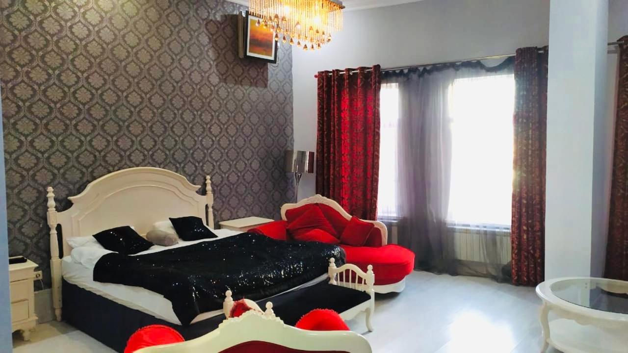 Lucky Fox Hotell Atyraū Eksteriør bilde