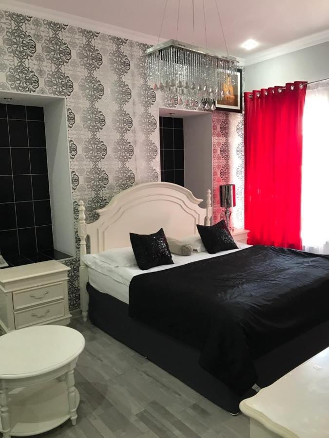 Lucky Fox Hotell Atyraū Eksteriør bilde